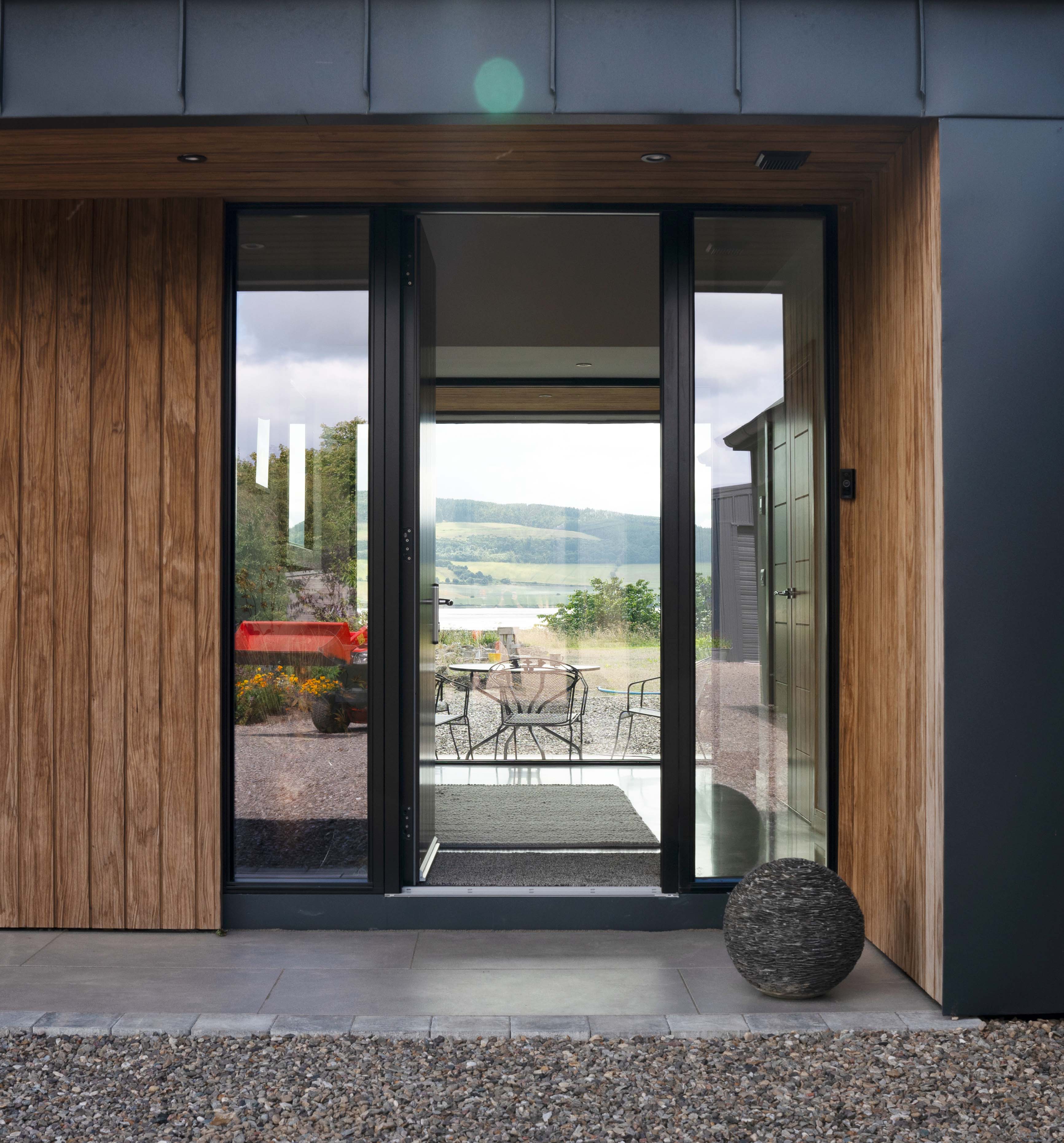 01_Entrance_03[1].jpg
