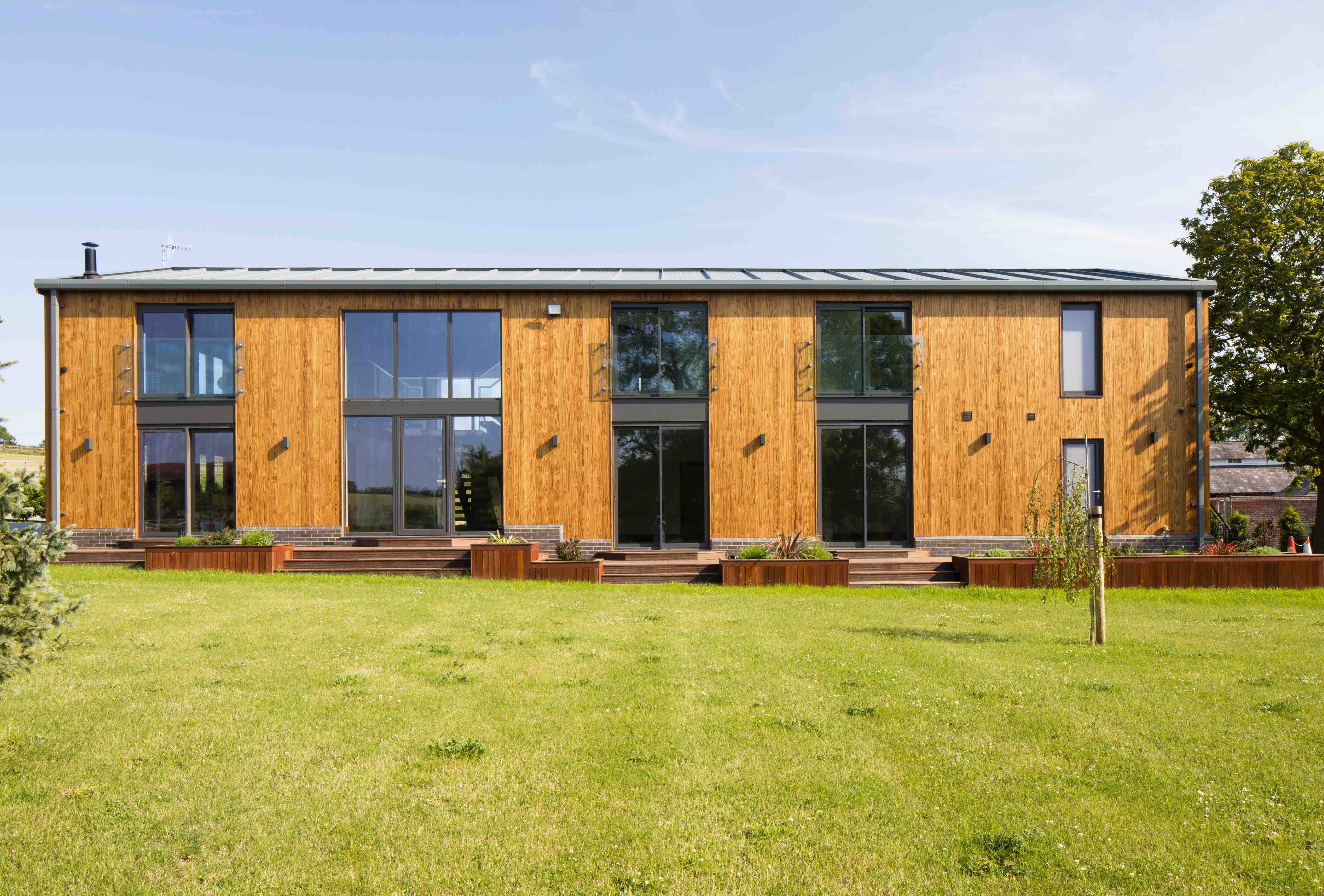 Riverside-Barn-Vulcan-Cladding-Abodo-Wood-02.jpg